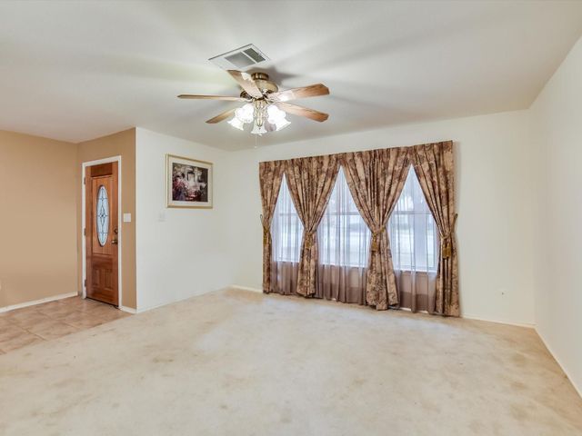 905 E Olympic DR, Pflugerville, TX 78660