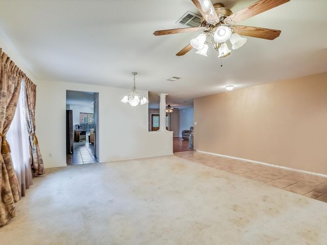 905 E Olympic DR, Pflugerville, TX 78660