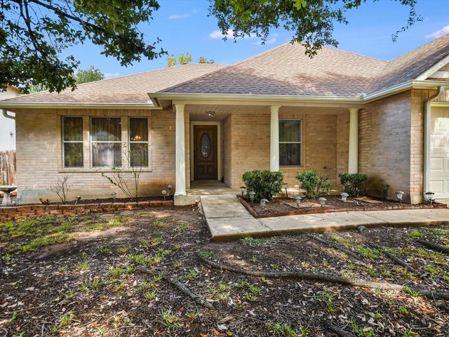 905 E Olympic DR, Pflugerville, TX 78660