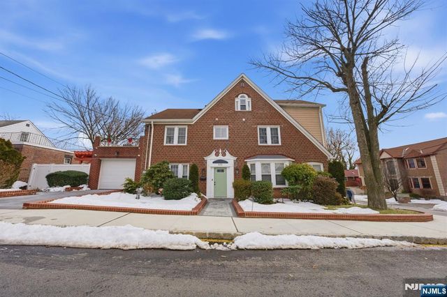 444 Oncrest Terrace, Cliffside Park, NJ 07010