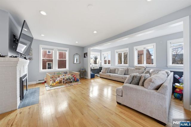 444 Oncrest Terrace, Cliffside Park, NJ 07010