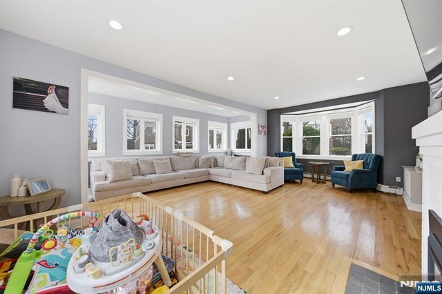 444 Oncrest Terrace, Cliffside Park, NJ 07010