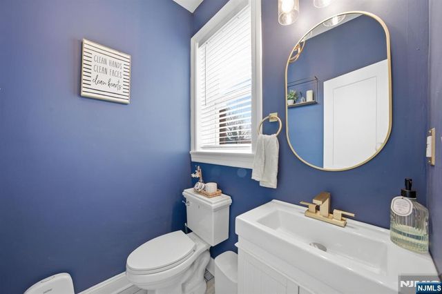 444 Oncrest Terrace, Cliffside Park, NJ 07010