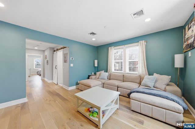 444 Oncrest Terrace, Cliffside Park, NJ 07010