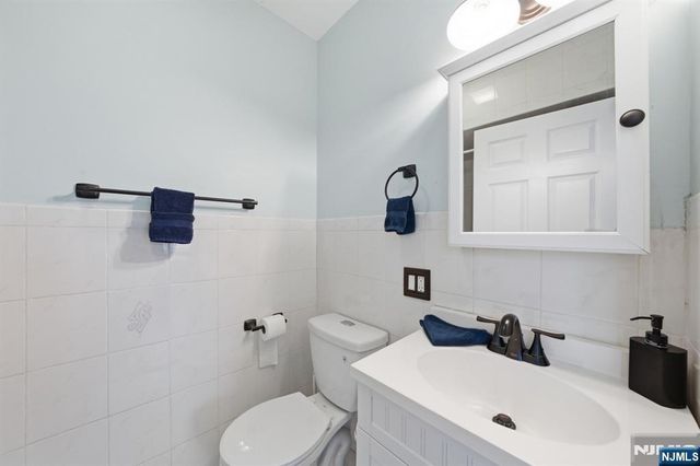 444 Oncrest Terrace, Cliffside Park, NJ 07010