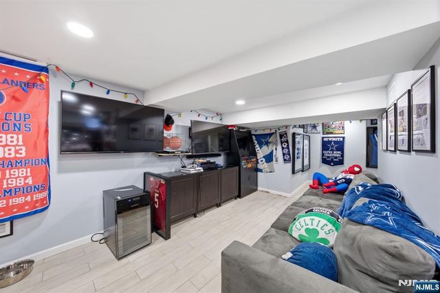 444 Oncrest Terrace, Cliffside Park, NJ 07010