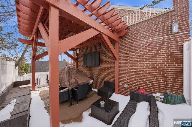 444 Oncrest Terrace, Cliffside Park, NJ 07010