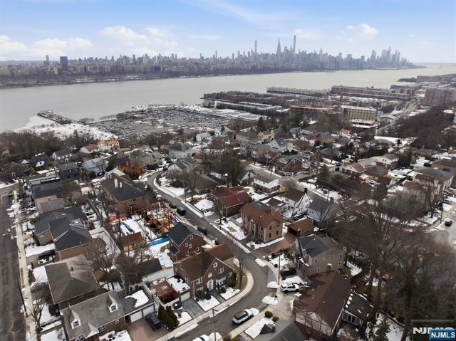 444 Oncrest Terrace, Cliffside Park, NJ 07010