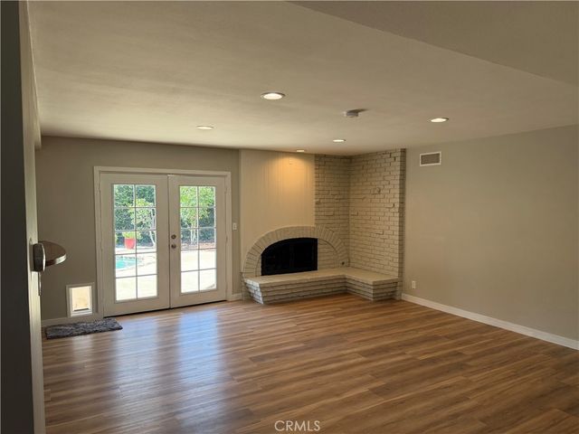 13761 Carlsbad, North Tustin, CA 92705
