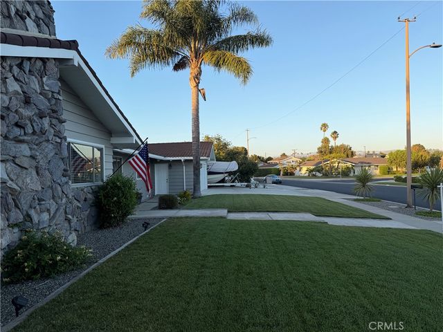 13761 Carlsbad, North Tustin, CA 92705