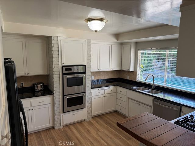 13761 Carlsbad, North Tustin, CA 92705