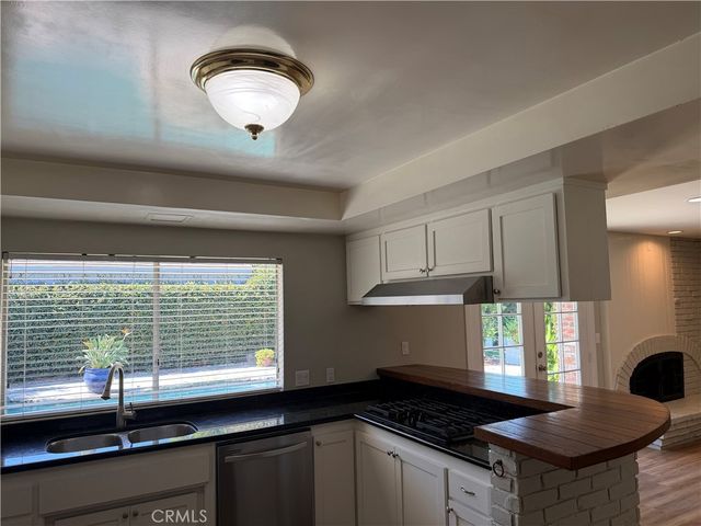 13761 Carlsbad, North Tustin, CA 92705