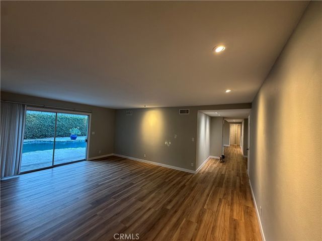 13761 Carlsbad, North Tustin, CA 92705