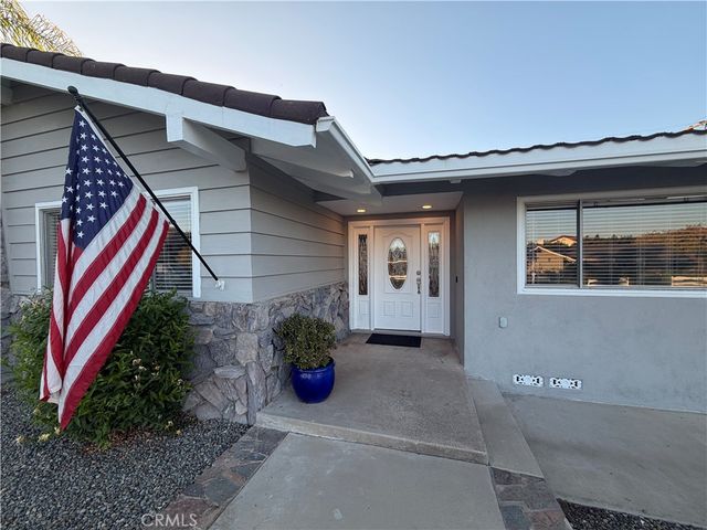 13761 Carlsbad, North Tustin, CA 92705