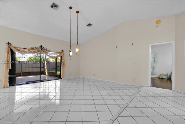 15821 Huntridge Rd, Davie, FL 33331