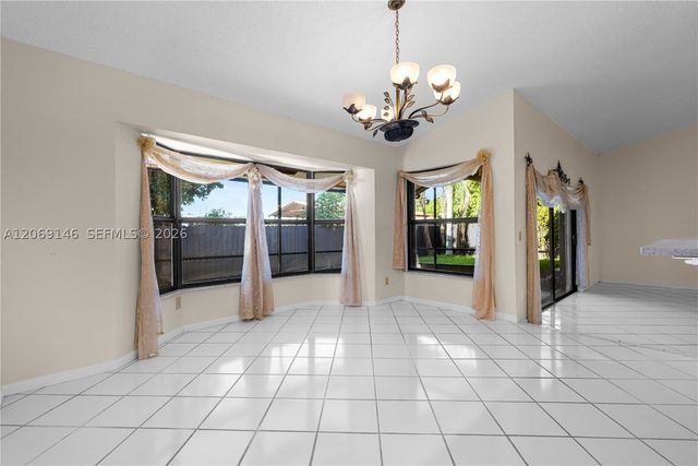 15821 Huntridge Rd, Davie, FL 33331