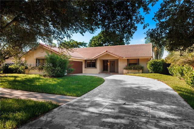 15821 Huntridge Rd, Davie, FL 33331
