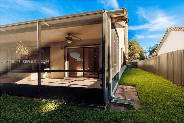 15821 Huntridge Rd, Davie, FL 33331
