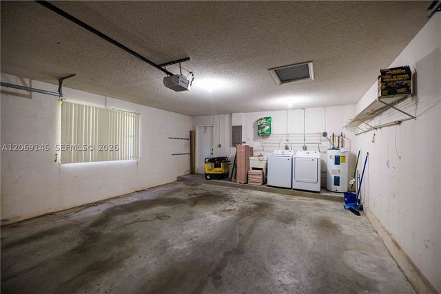 15821 Huntridge Rd, Davie, FL 33331