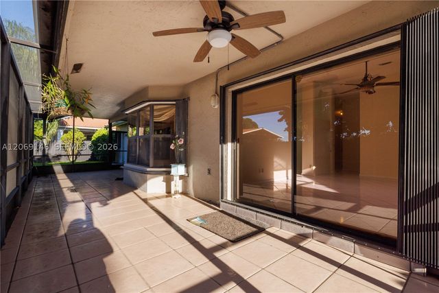 15821 Huntridge Rd, Davie, FL 33331
