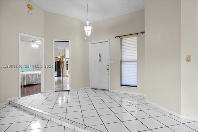 15821 Huntridge Rd, Davie, FL 33331