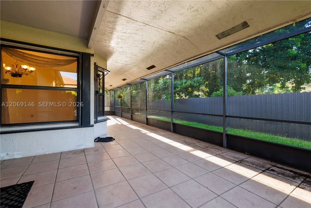 15821 Huntridge Rd, Davie, FL 33331