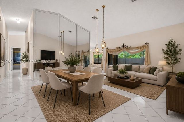 15821 Huntridge Rd, Davie, FL 33331