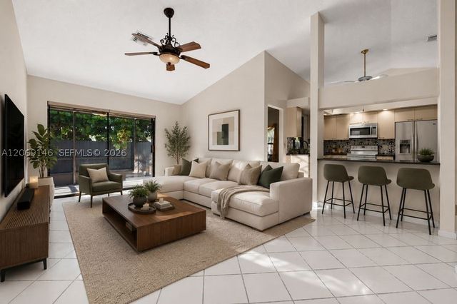 15821 Huntridge Rd, Davie, FL 33331