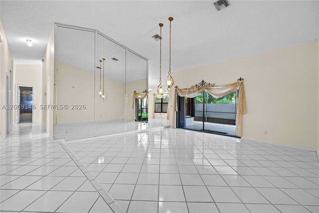 15821 Huntridge Rd, Davie, FL 33331