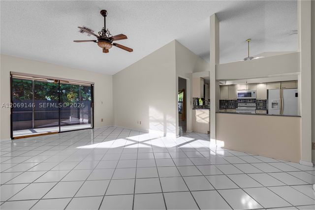 15821 Huntridge Rd, Davie, FL 33331