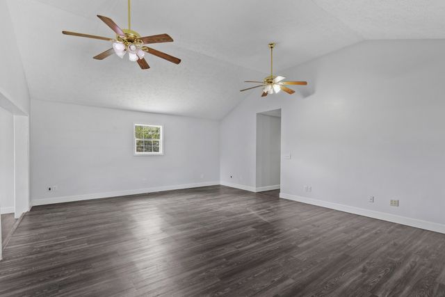 340 Brinkley Ln, White House, TN 37188