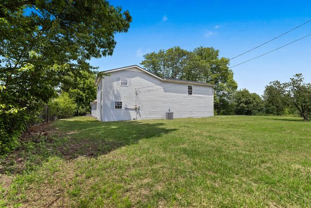 340 Brinkley Ln, White House, TN 37188