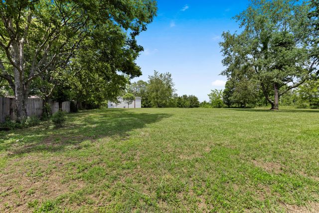 340 Brinkley Ln, White House, TN 37188