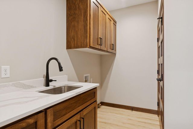 619 7th Avenue NE, Isanti, MN 55040