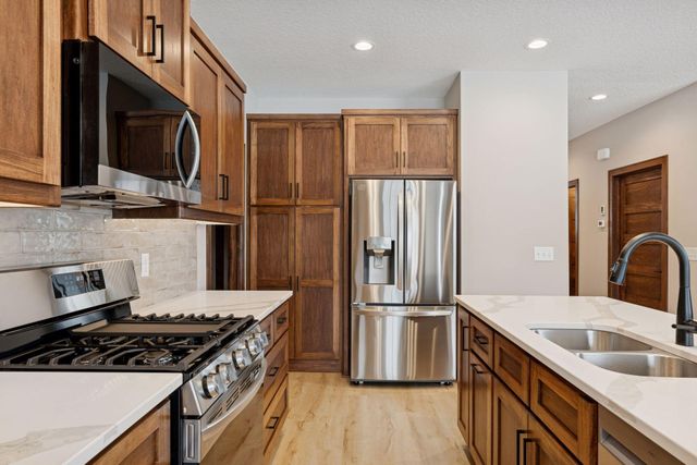 619 7th Avenue NE, Isanti, MN 55040