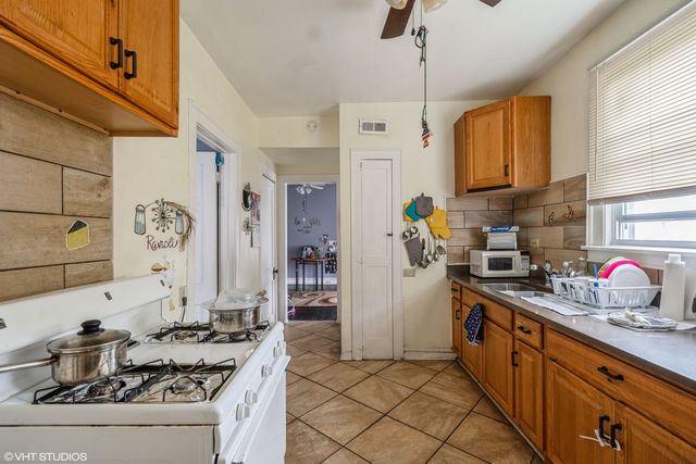 32 E 119th Street, Chicago, IL 60628