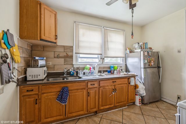 32 E 119th Street, Chicago, IL 60628