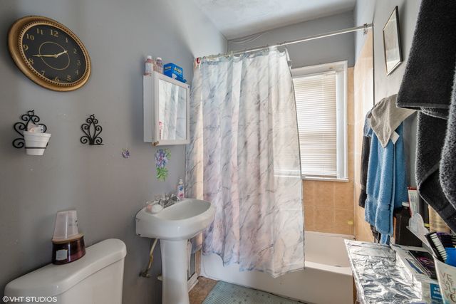 32 E 119th Street, Chicago, IL 60628