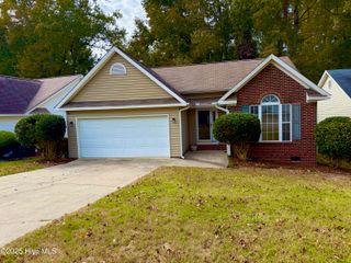 136 Kensigton Way Way, Aberdeen, NC 28315