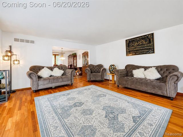 31250 Westwood Road, Farmington Hills, MI 48331