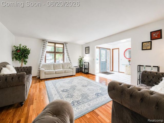 31250 Westwood Road, Farmington Hills, MI 48331