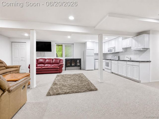 31250 Westwood Road, Farmington Hills, MI 48331