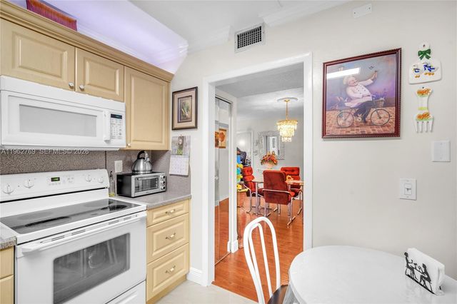 4160 Inverrary Drive 308, Lauderhill, FL 33319