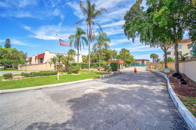 4160 Inverrary Drive 308, Lauderhill, FL 33319