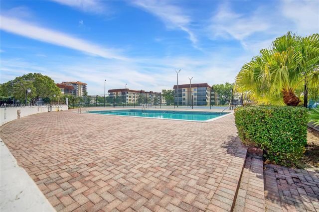 4160 Inverrary Drive 308, Lauderhill, FL 33319