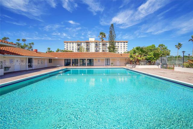 4160 Inverrary Drive 308, Lauderhill, FL 33319