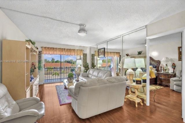 4160 Inverrary Drive 308, Lauderhill, FL 33319