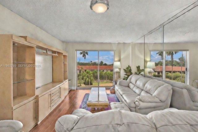 4160 Inverrary Drive 308, Lauderhill, FL 33319