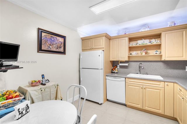 4160 Inverrary Drive 308, Lauderhill, FL 33319