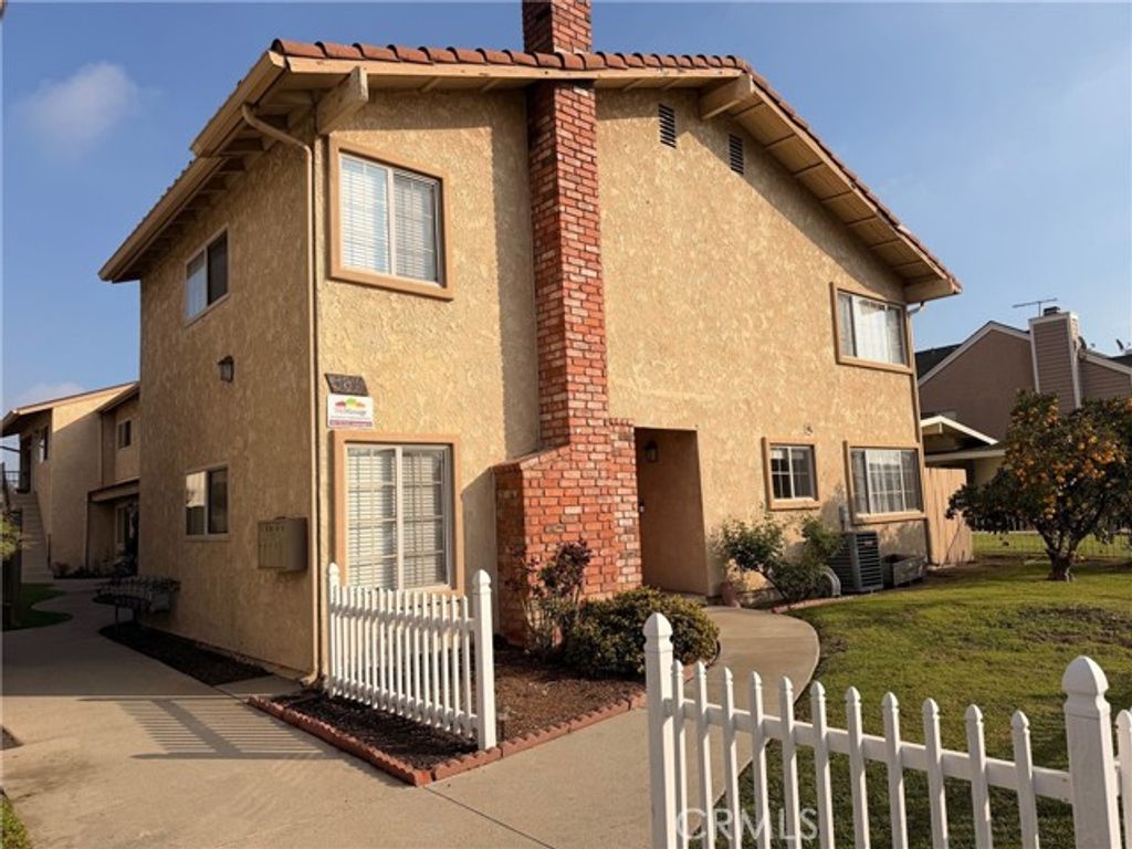 3671 Farquhar Avenue, Los Alamitos, CA 90720